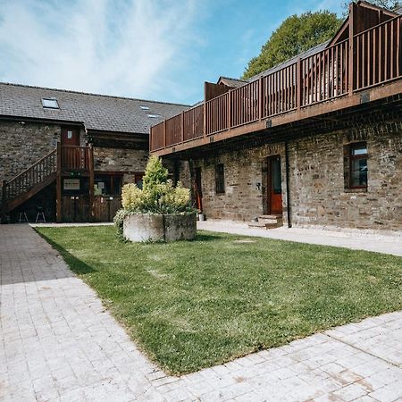 Vale Farm Cottages Брекон Экстерьер фото