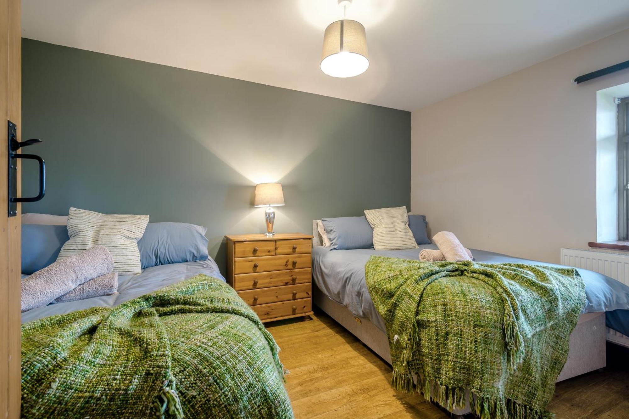 Vale Farm Cottages Брекон Номер фото