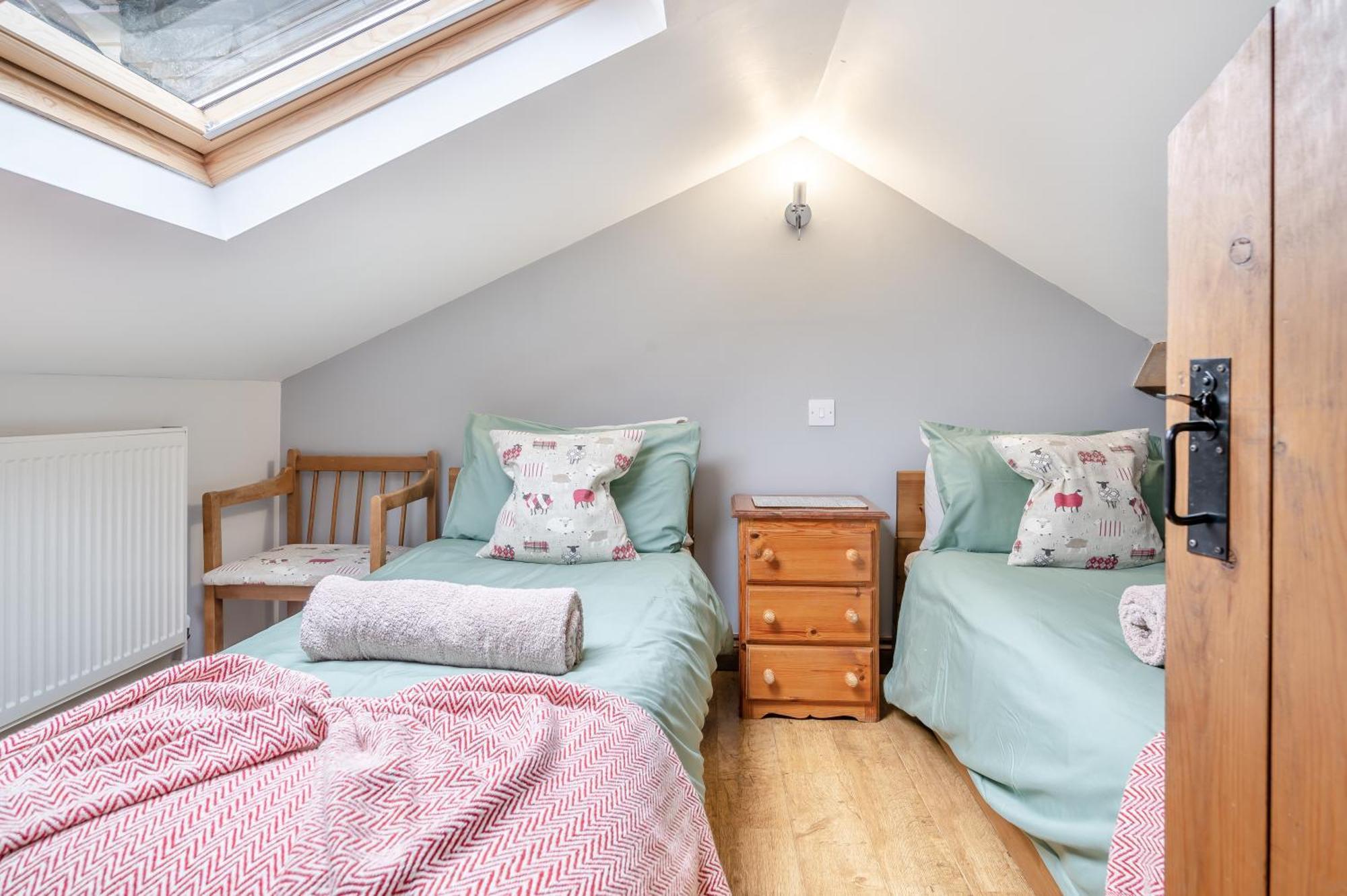 Vale Farm Cottages Брекон Номер фото
